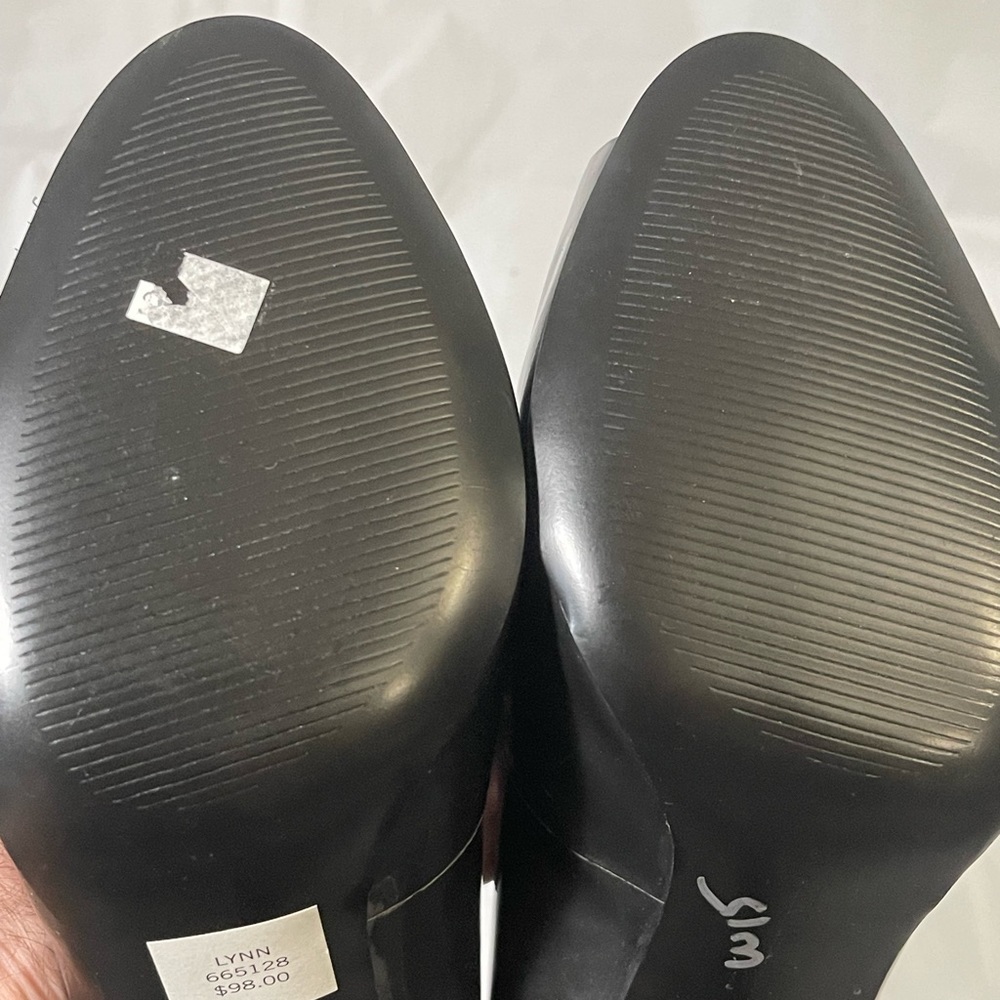 Banana Republic women’s heeled silver shoes size 9.5 - Picture 5 of 9